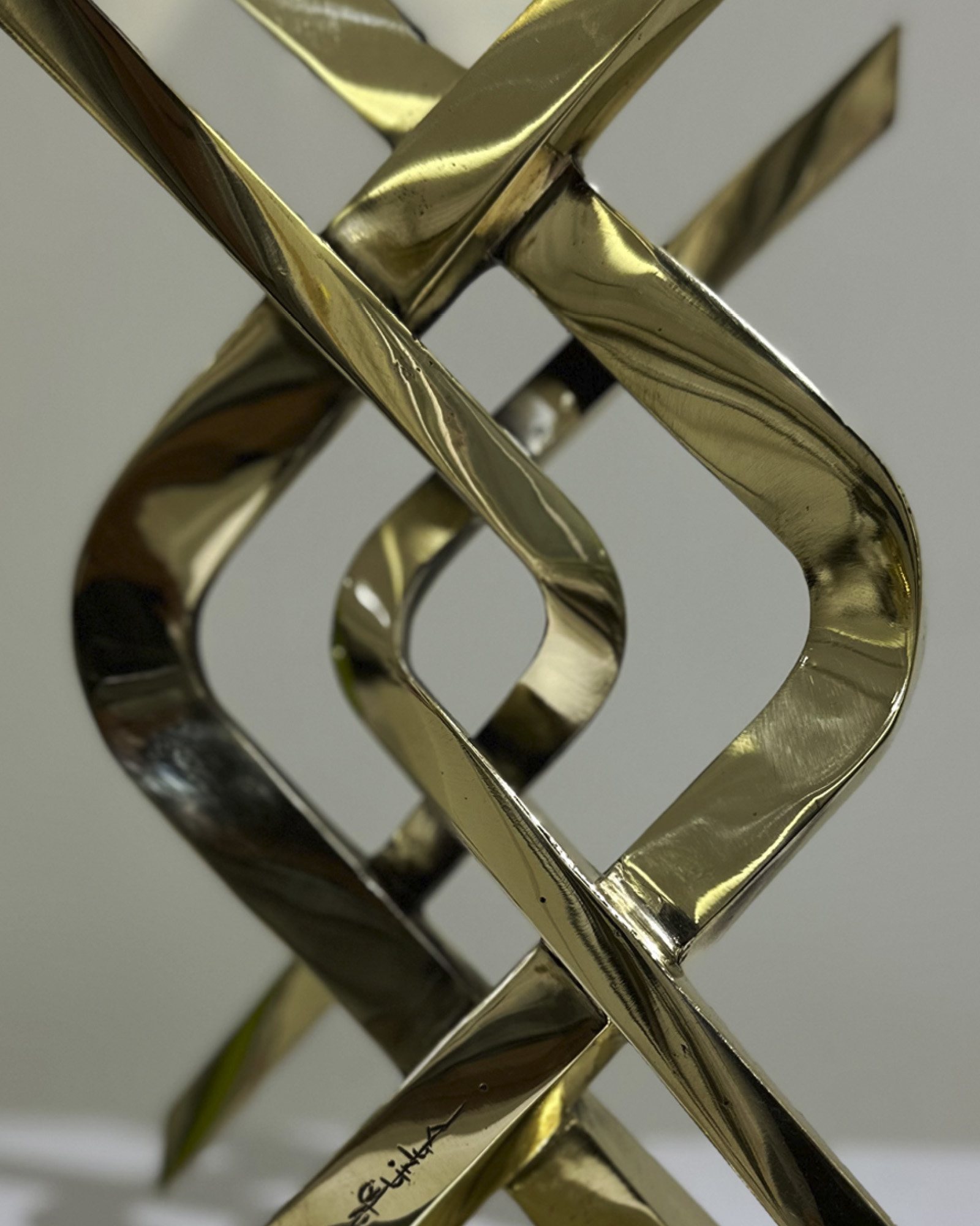ESTERA ENTRELAZADA — escultura de David Camorlinga Tagle